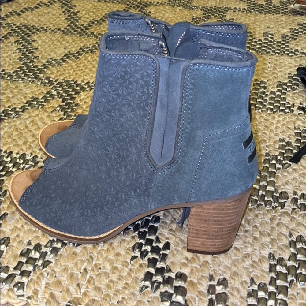 Toms peep toed heeled boots
